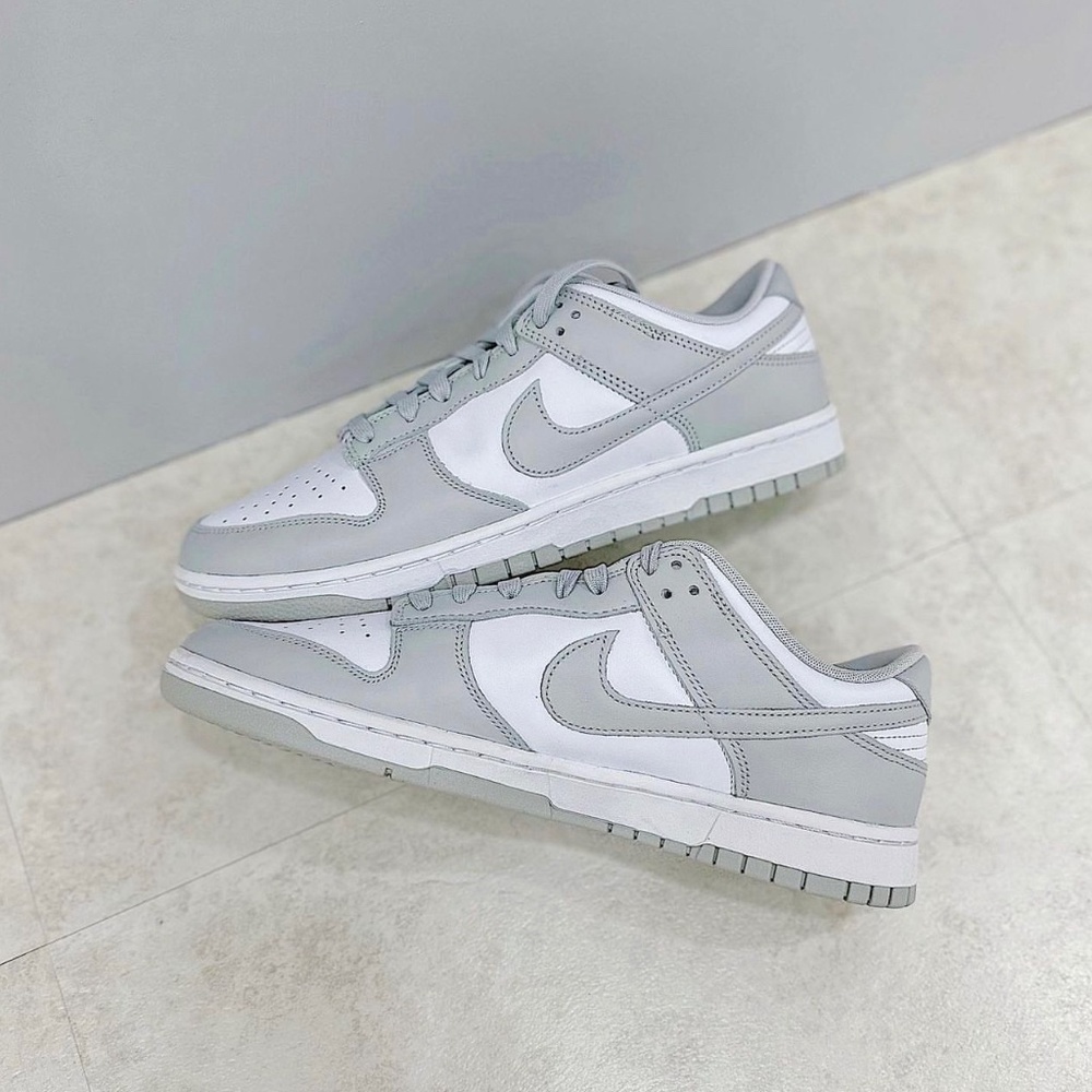 Ms. Nike dunk's casual shoes are gray - Picture 1 of 4